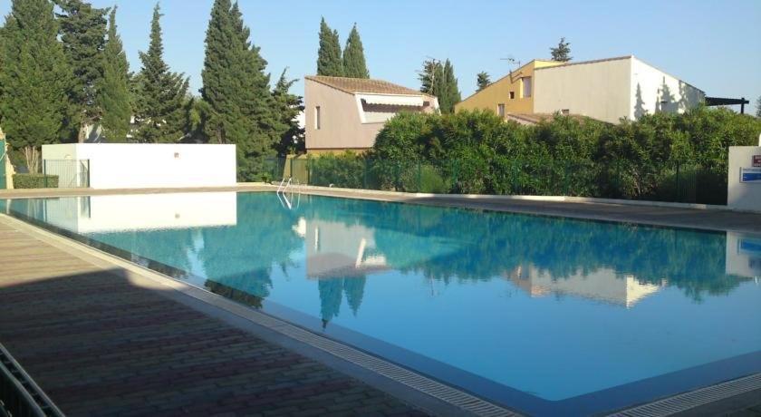 Tennis International Hotel